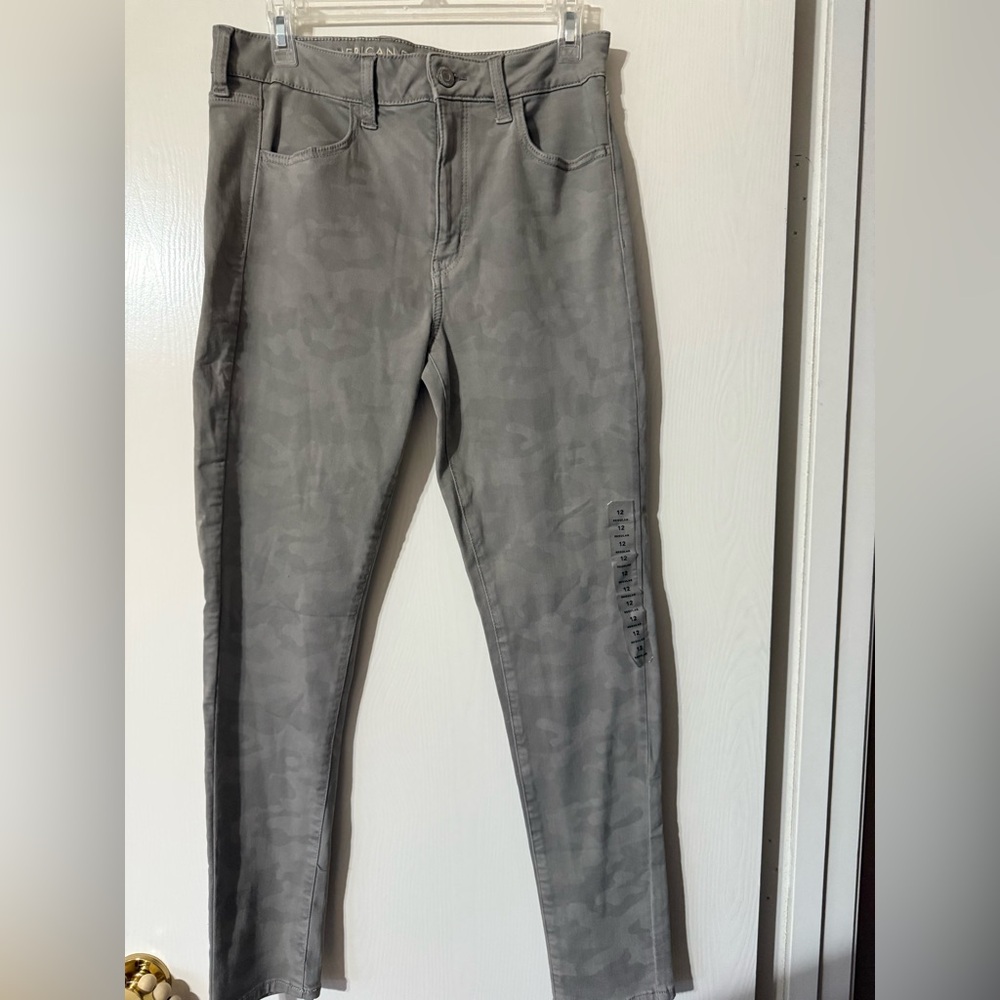 American Eagle Outfitters Tan High-Rise Jegging